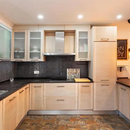 Luxury 3 Beds Inside Vila