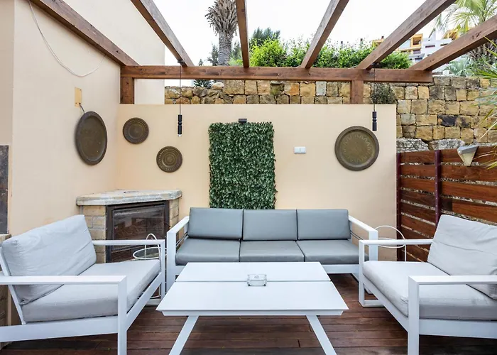 Luxury 3 Beds Inside Βίλα