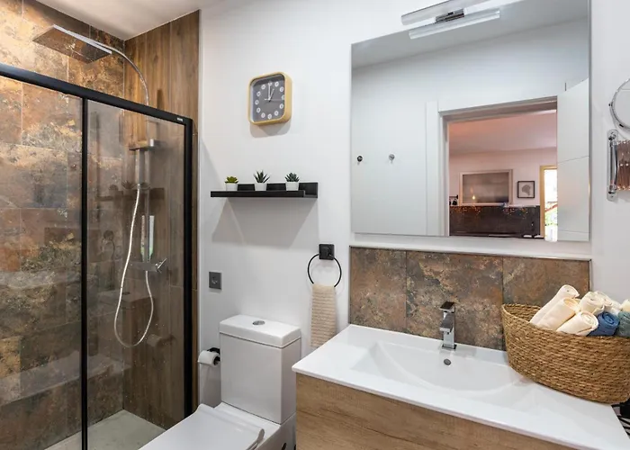 Luxury 3 Beds Inside