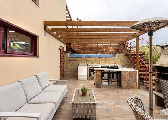 Luxury 3 Beds Inside Εστεπόνα